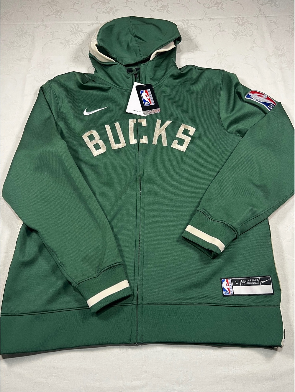 NEW Nike Milwaukee Bucks Thermaflex Dri-Fit Hooded Jacket Green Tan Size Large
